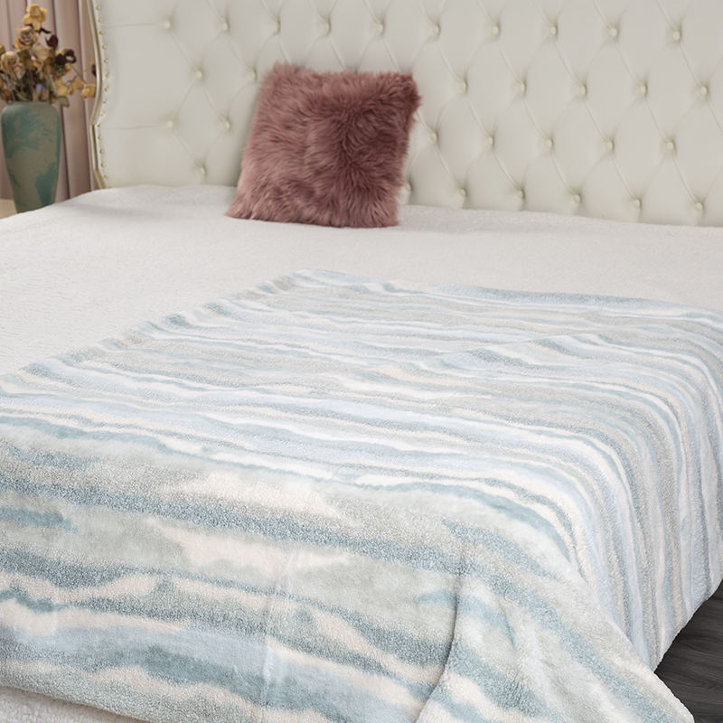 50 * 60 inch jacquard printed rabbit velvet blanket
